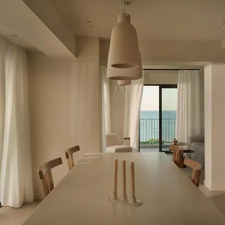 Sundara Estate, Exclusive Seaview With Grand Pool & Direct Access Villa *